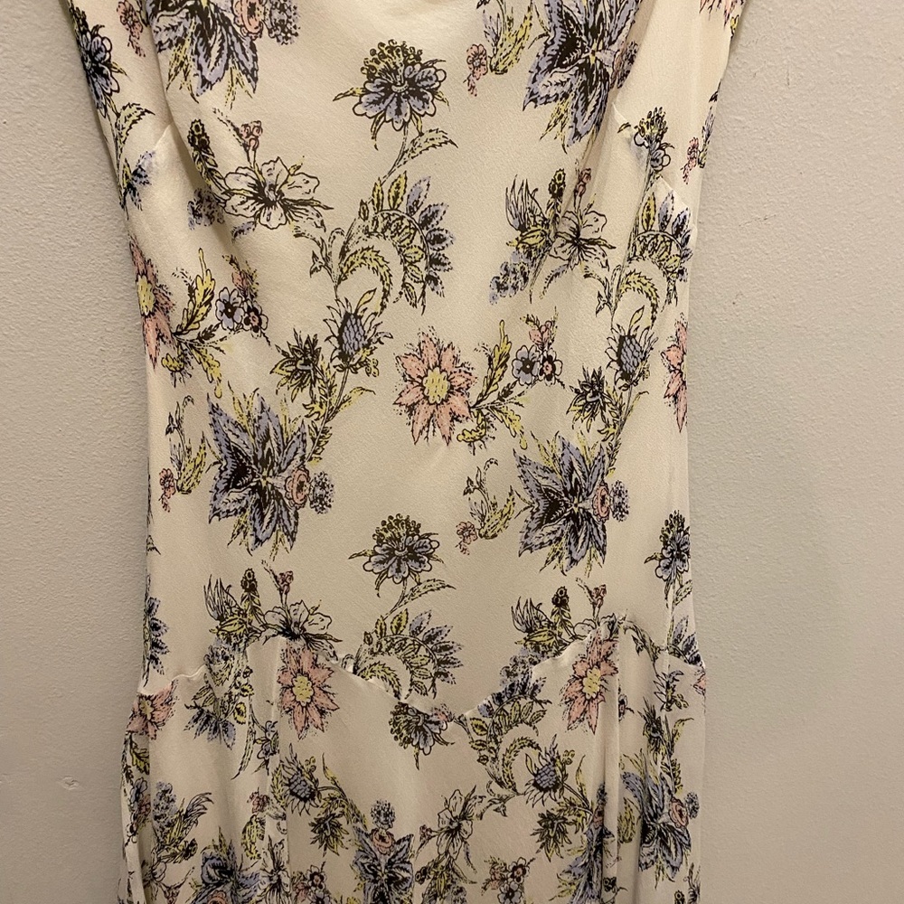 Stunning MaxandCleo Flowing beige dress size small. Flowing very stylish - Picture 7 of 13
